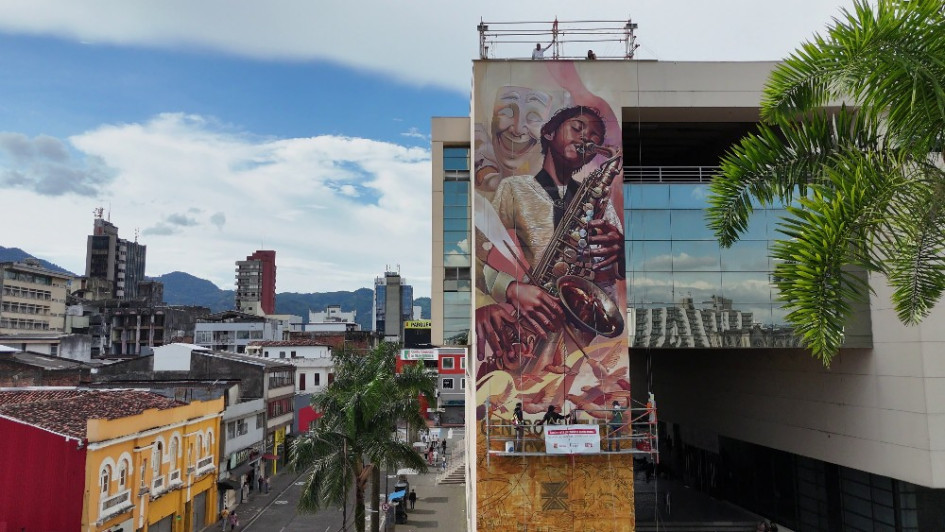Un nuevo mural se abre paso entre los muros del Centro Cultural Lucy Tejada de Pereira con un mensaje poderoso y sensible: el arte como lenguaje del alma