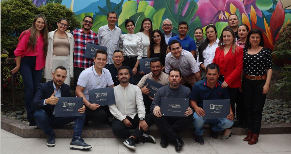 Si su empresa está en Caldas, puede participar de capacitaciones gratuitas para mejorar ventas. En la foto aparecen los participantes de ediciones anteriores. 