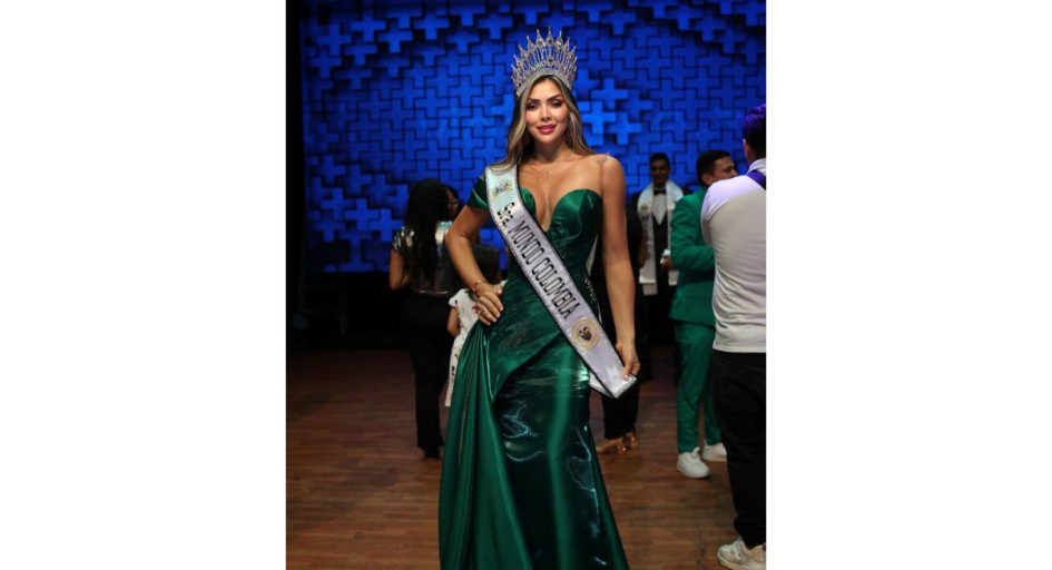 El porte y la belleza de Marcela Muñoz Vargas al lucir un traje en color verde esmeralda más su actitud en pasarela frente al público y jurado calificador