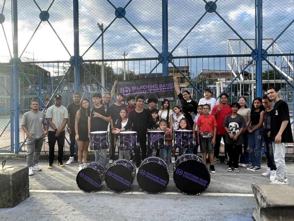 A la marching band de Dosquebradas les donaron cuatro bombos, cuatro redoblantes y una máquina para hacer crispetas