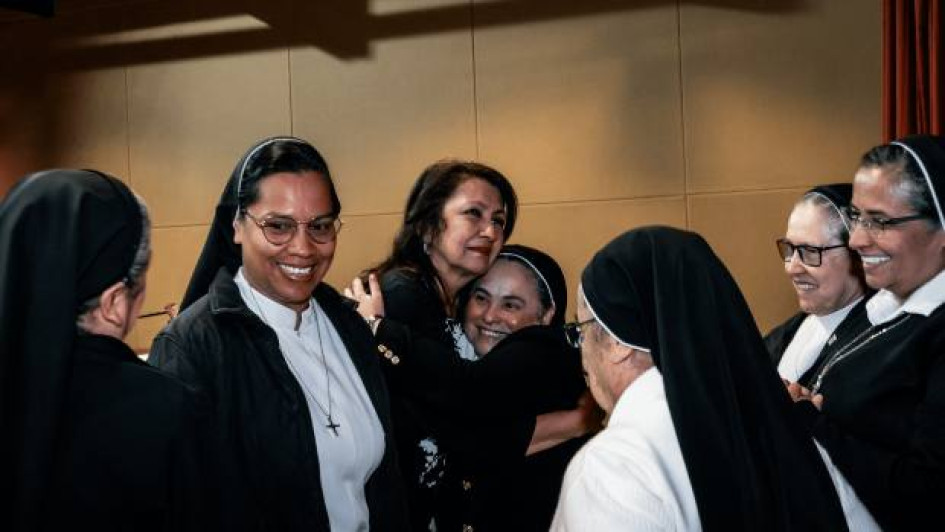 --P1  Luego de un año y dos meses como rectora de la Universidad Católica de Manizales (UCM) renunció al cargo Martha Liliana Marín Cano. La UCM le rindió un homenaje en su despedida de la institución.