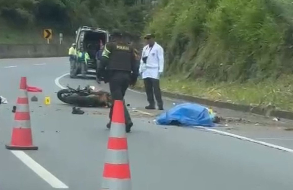 El motociclista murió tras sufrir un posible microsueño. Ya son 24 víctimas este año en Manizales.