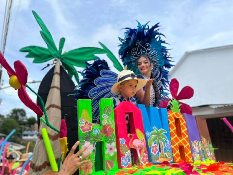 --P1  Fotos I Facebook Alcaldía I LA PATRIA  Las Fiestas del Aguacate en Norcasia, municipio del Magdalena Caldense, llenas de colorido y alegría. Desfiles, reinado, comparsas recreación y más en esta tradicional fiesta.