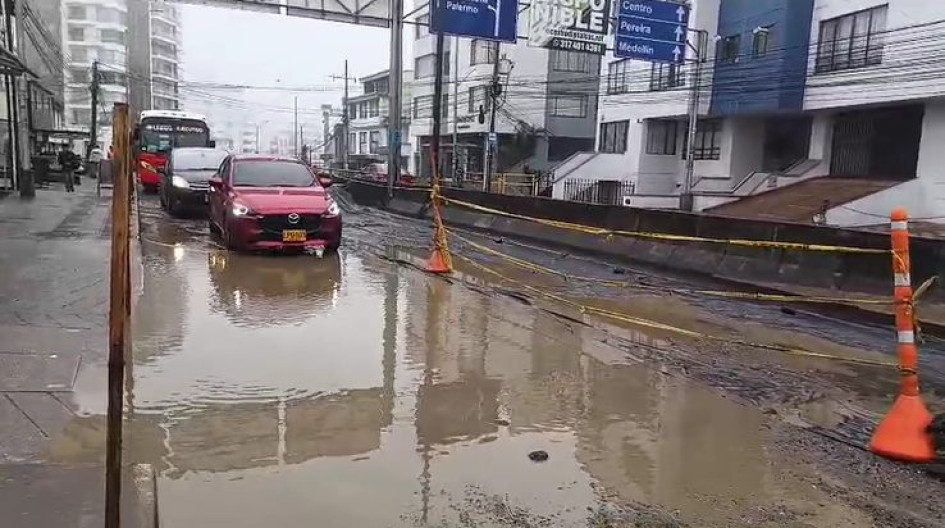 Las obras en la avenida Santander de inundaron.