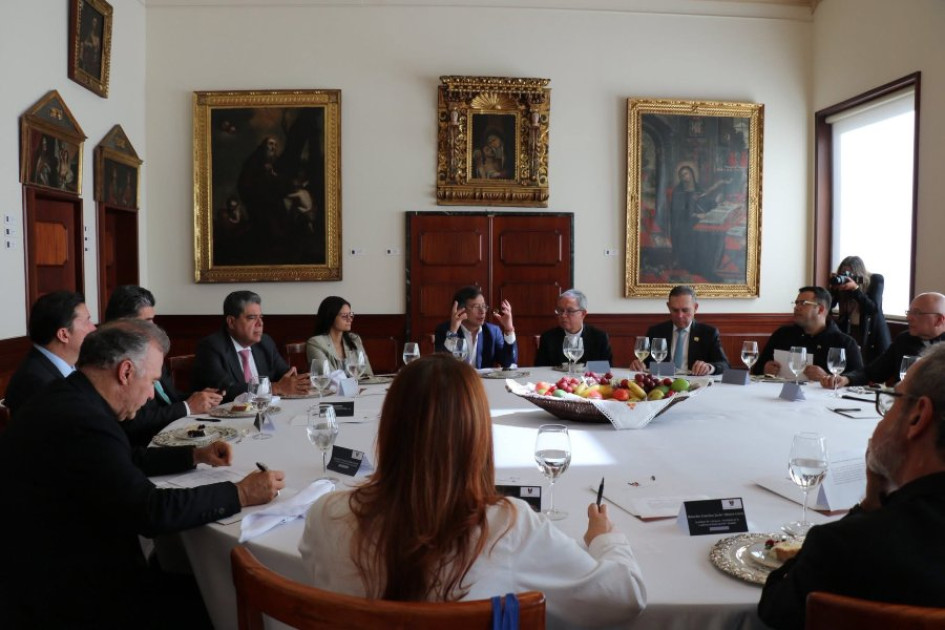 A El presidente Gustavo Petro participó del encuentro liderado por el cardenal Luis José Rueda