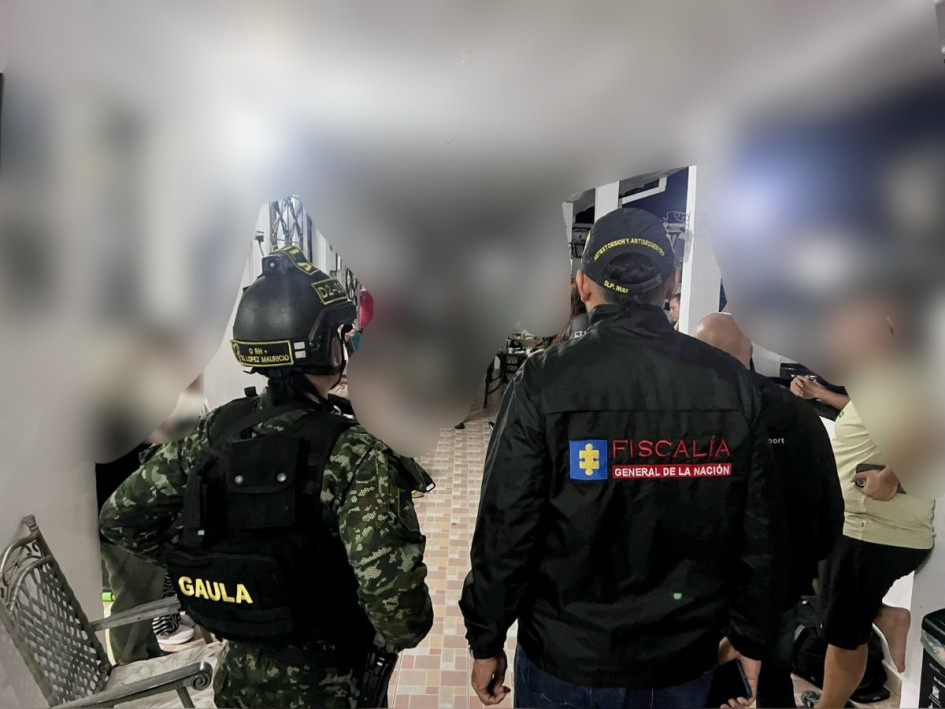 El Ejército rescató a 17 personas, entre ellas tres menores de edad, que estaban secuestradas por integrantes de un grupo criminal