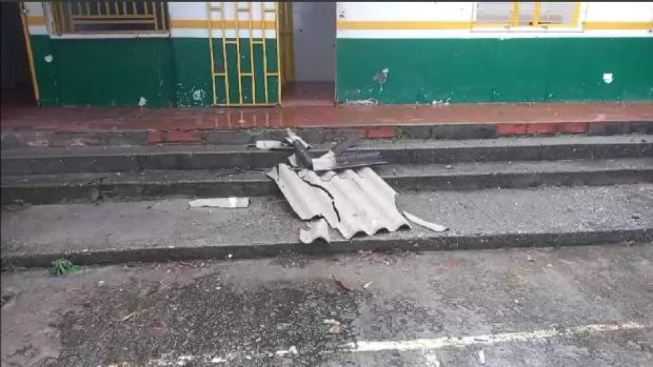Fotos I Archivo I LA PATRIA  El 26 de abril del 2024 un vendaval destruyó partes del techo del colegio rural Francisco José de Caldas, en la vereda Betania de Risaralda (Caldas).