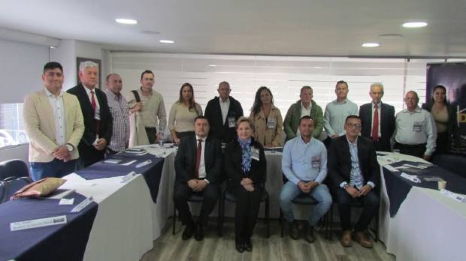 Foto I Cortesía para LA PATRIA  Voces de autoridades locales, entidades y gremios en torno a las necesidades de la educación en sus municipios. Ese fue el propósito del encuentro programado por la Uniminuto en Caldas.