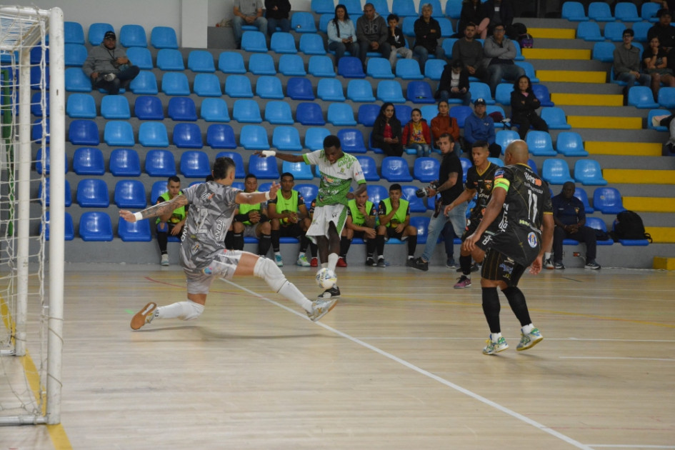 La Universidad de Manizales juega como local en el Coliseo Menor Ramón Marín Vargas. En el 2019 fue subcampeón de la Liga Nacional de Fútbol Sala.