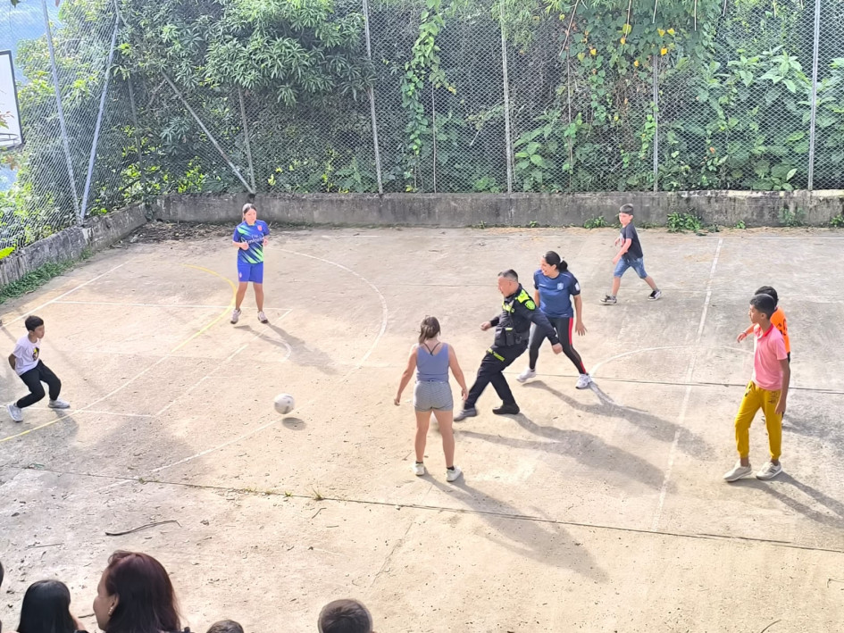 Los niños disfrutaron de un encuentro deportivo y lúdico.