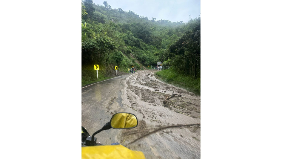 Hay un deslizamiento en el tramo entre La Pintada y Santa Bárbara