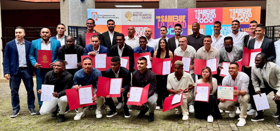 Comunicados en redes sociales de los graduados