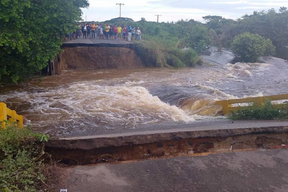 Colapsa un puente en el estado venezolano Apure tras fuertes lluvias