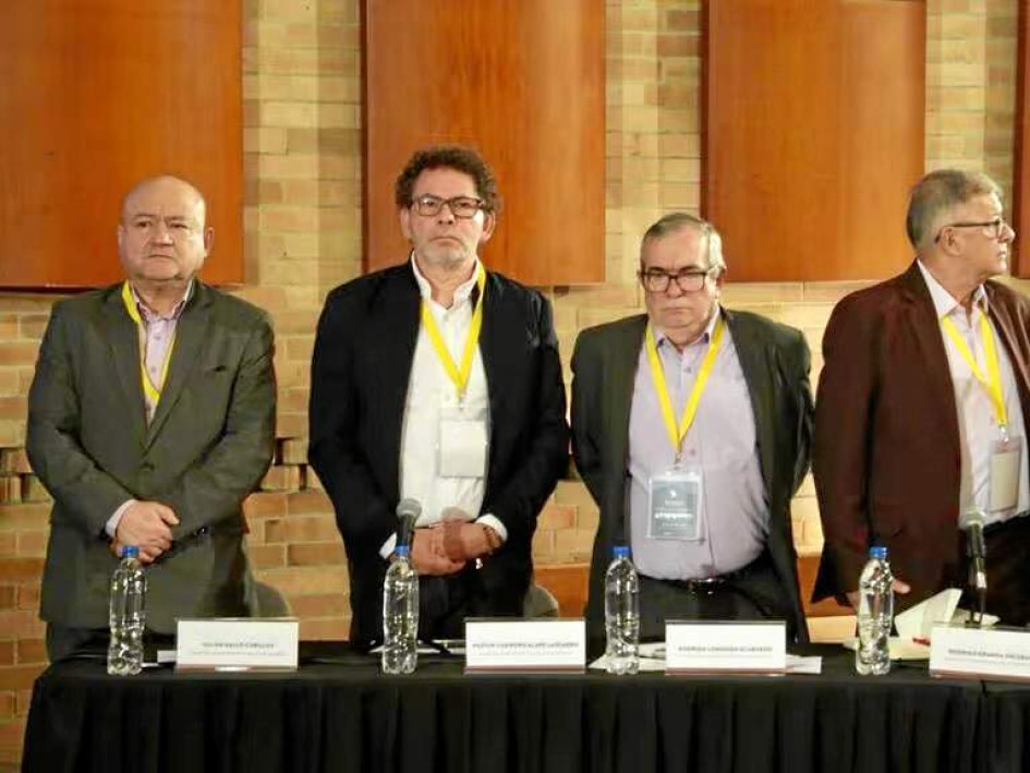 Foto | JEP | LA PATRIA  Imputados seis excomandantes de las Farc, incluido su último comandante, Rodrigo Londoño, y los senadores Julián Gallo y Pablo Catatumbo.