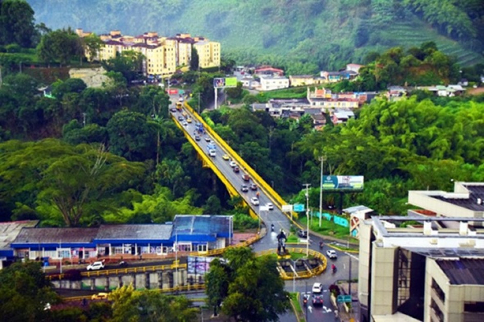 “Quiero enviar un mensaje claro a la ciudadanía: el puente La Florida no se va a caer", dijo el alcalde de Armenia, James Padilla.