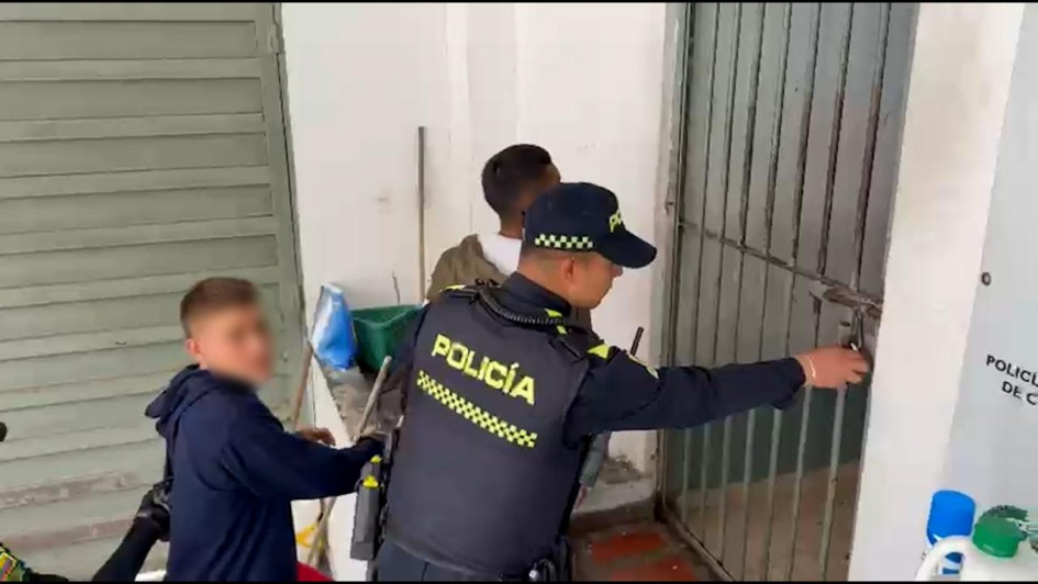 La captura de ambos sujetos.