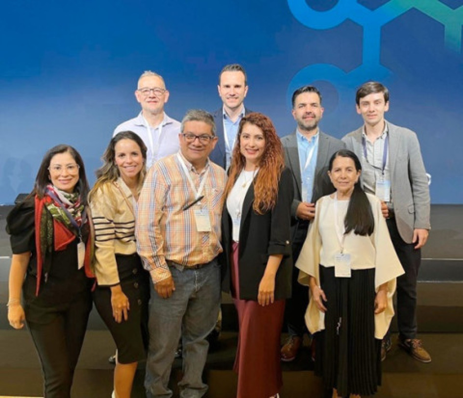 El gastroenterólogo Fabián Eduardo Puentes Manosalva, de Unión de Cirujanos en Manizales, integró la comitiva colombiana que representó al país en el en FUTURE IBD 2025