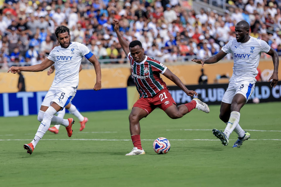 El chocoano Jhon Arias (c) durante un partido de cuartos de final de la Copa Mundial de Clubes de la FIFA 2025 entre Fluminense FC y Al Hilal en Orlando, Florida, EE.UU., el viernes 4 de julio del 2025.