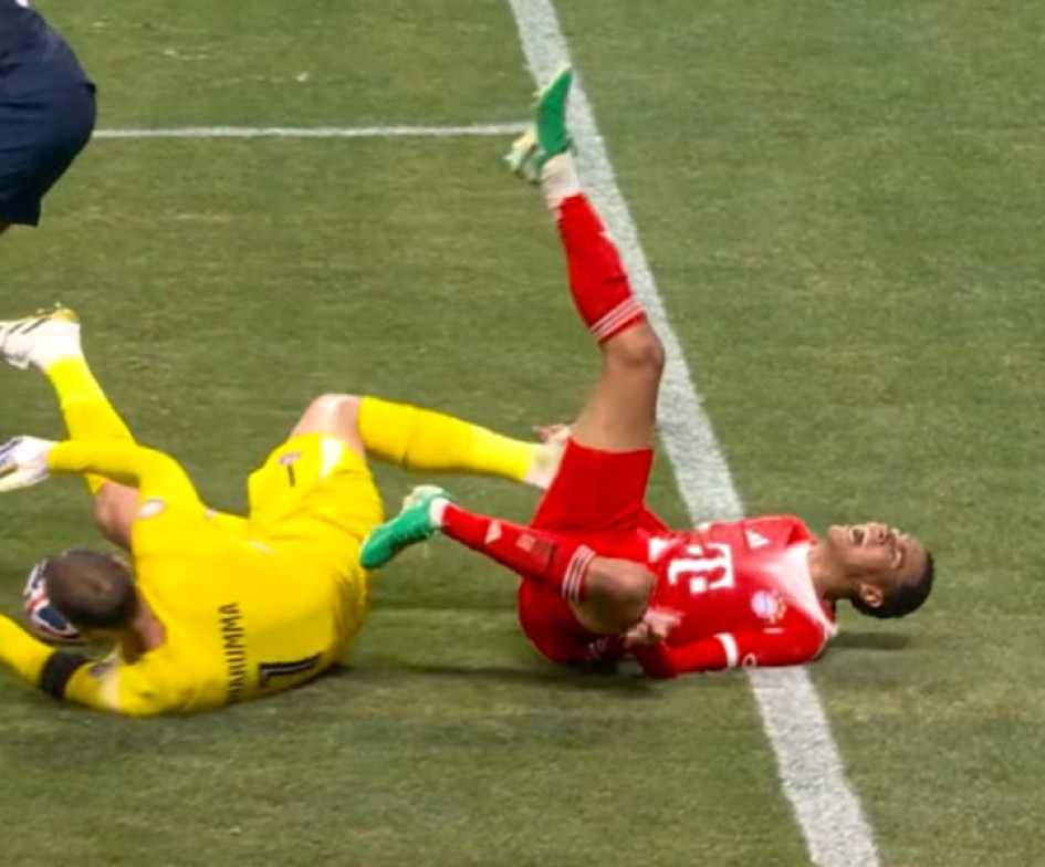 La lesión de Jamal Musiala, luego de la disputa del balón con el arquero italiano Donnarumma.