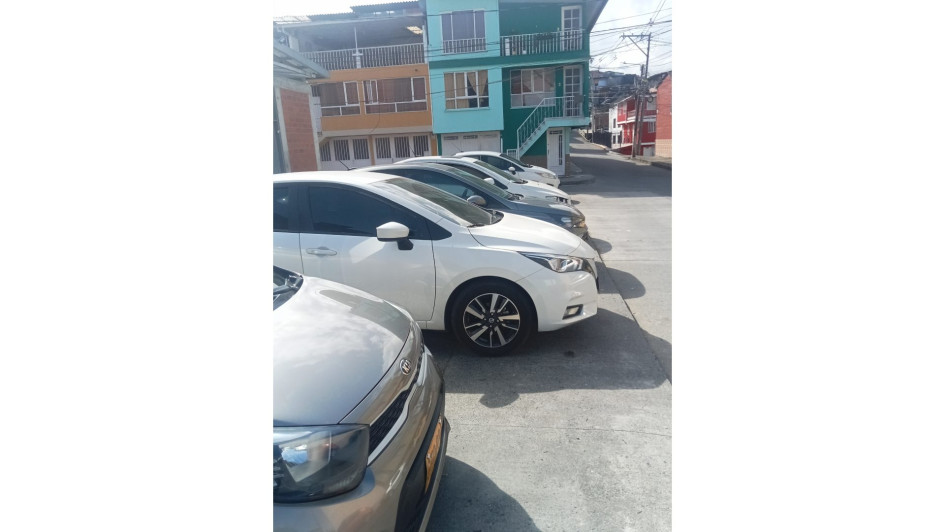 Este es el punto del parqueadero que afecta a los vecinos.