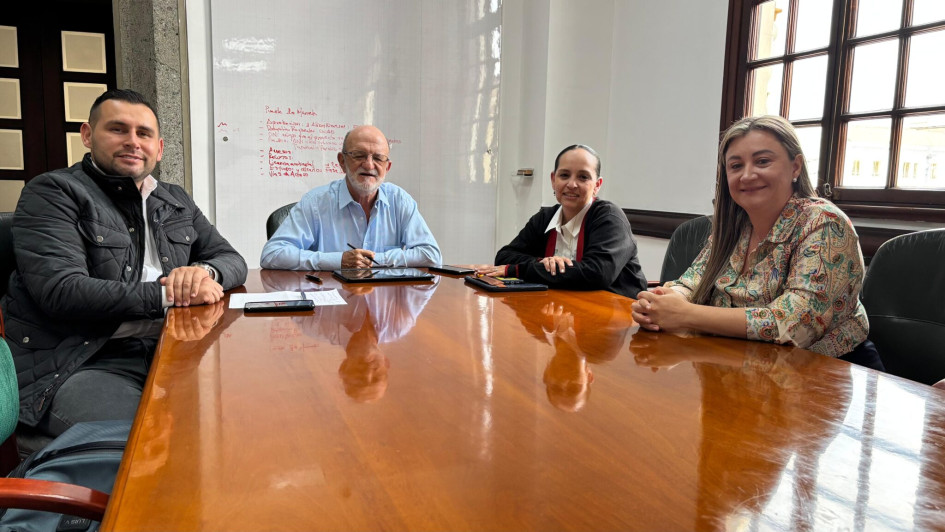 El gobernador, Henry Gutiérrez Ángel, se reunió con representantes de la Dirección Territorial de Salud de Caldas (DTSC), el Fondo de Prestaciones Sociales del Magisterio (Fomag) y la Secretaría de Educación. 