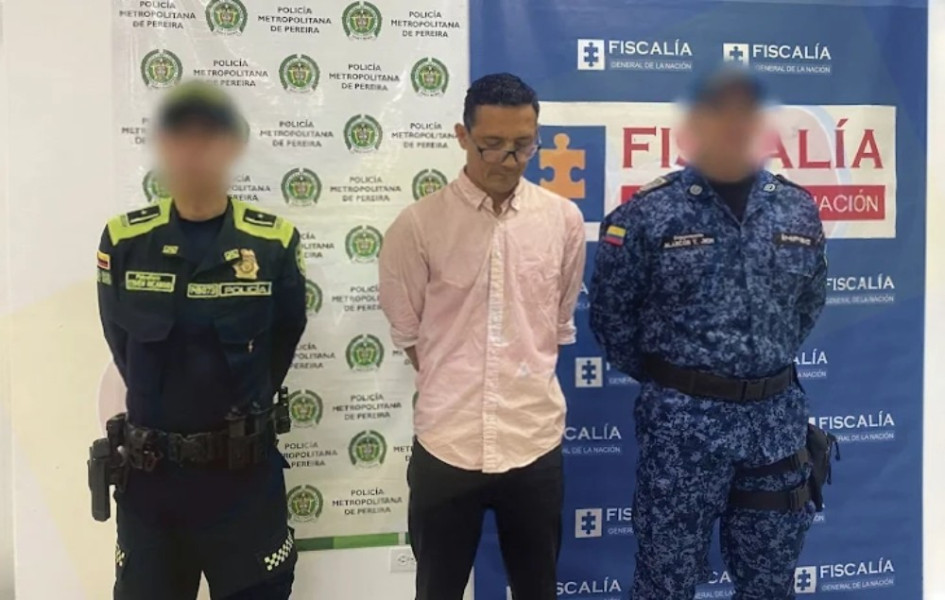 Bajo el argumento de una asesoría jurídica, el abogado se reunió con un cliente, y fue sorprendido cuando intentó pasar un sobre de manila con éxtasis al detenido