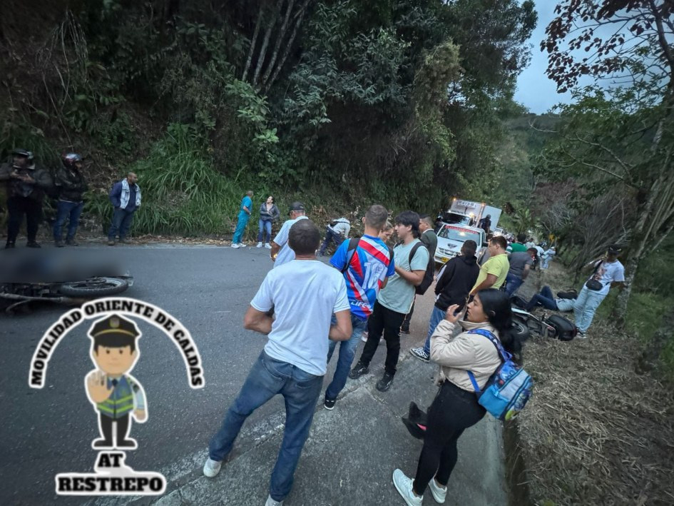 El joven murió de manera instantánea, tras colisionar con otra moto.