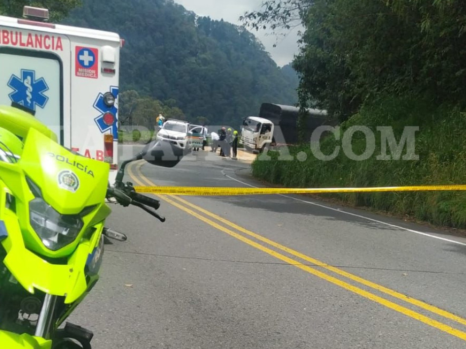 Karen murió de manera instantánea, tras colisionar con un camión en la vía Manizales - Bogotá.