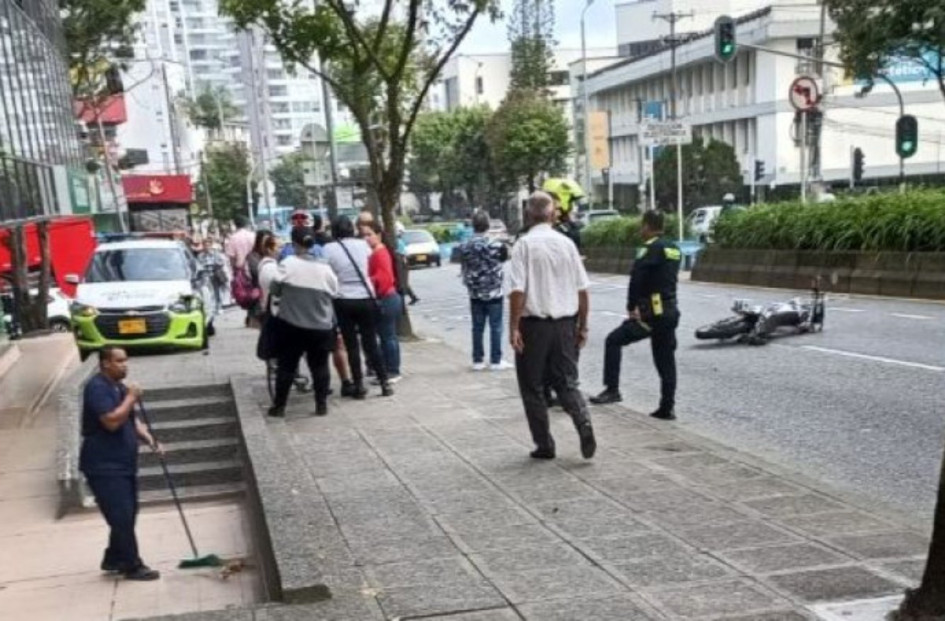 Este lunes 14 de julio, siendo aproximadamente las 7:30 a.m., se presenta un accidente de tránsito en la carrera 23 con calle 62, donde se ve involucrado un vehículo institucional y una motocicleta particular.