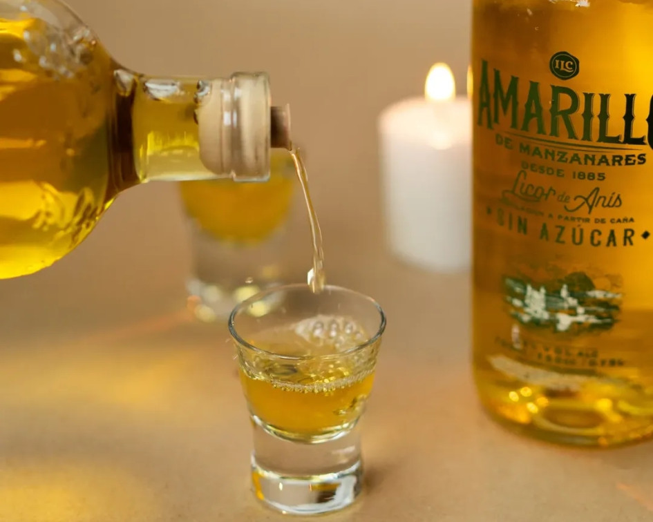 Aguardiente Amarillo viaja a Boyacá con viento a favor: la Industria Licorera de Caldas reportó un récord de botellas vendidas en el primer semestre de este 2025 con ayuda del fallo que tumbó las fronteras del mercado nacional. 