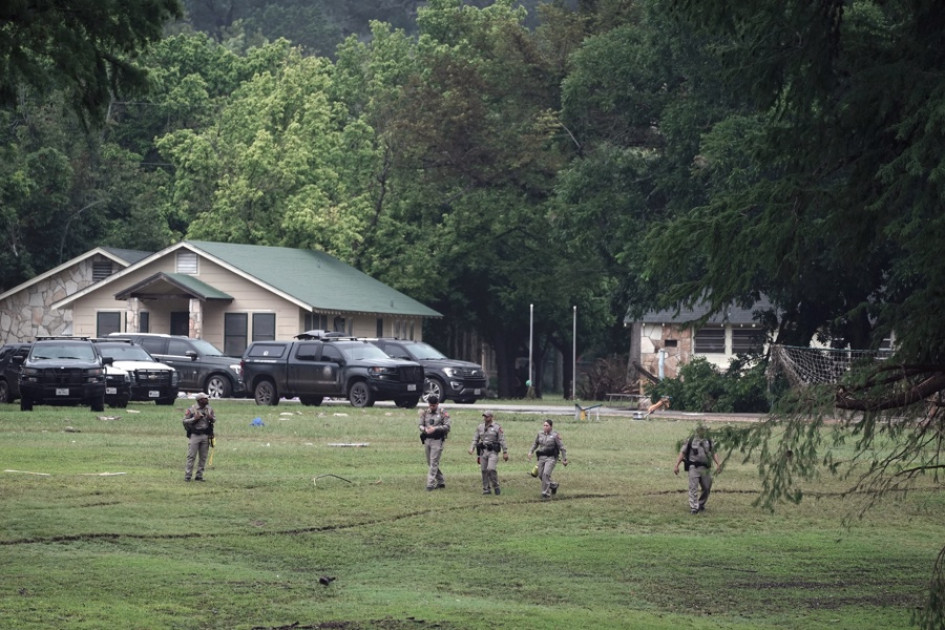 Búsquedas en el campamento Mystic. 