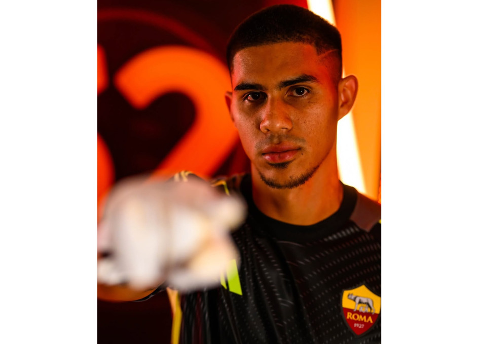 Devis Vásquez, el portero colombiano que llega a la Roma de Italia y que usará la camiseta 32.
