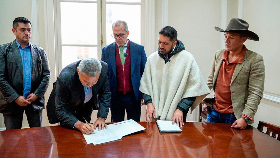 ​Con la firma de este acuerdo con arroceros del Tolima se consolida la apuesta del Estado por una comercialización justa, directa y sin intermediarios a nivel nacional e internacional.