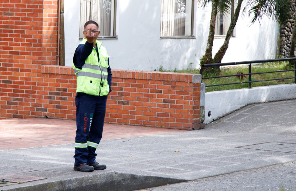 El reportero gráfico denunció que la discusión se generó cuando registraba la poda de árboles en el sector del Cable.