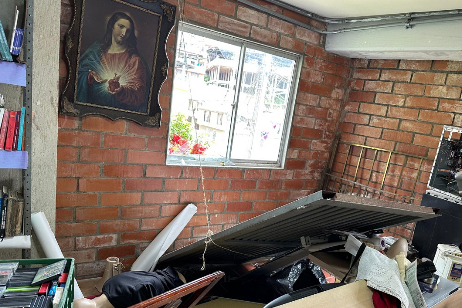 Del sitio alcanzaron a llevarse aparatos electrónicos, piedras y una plancha de hierro.