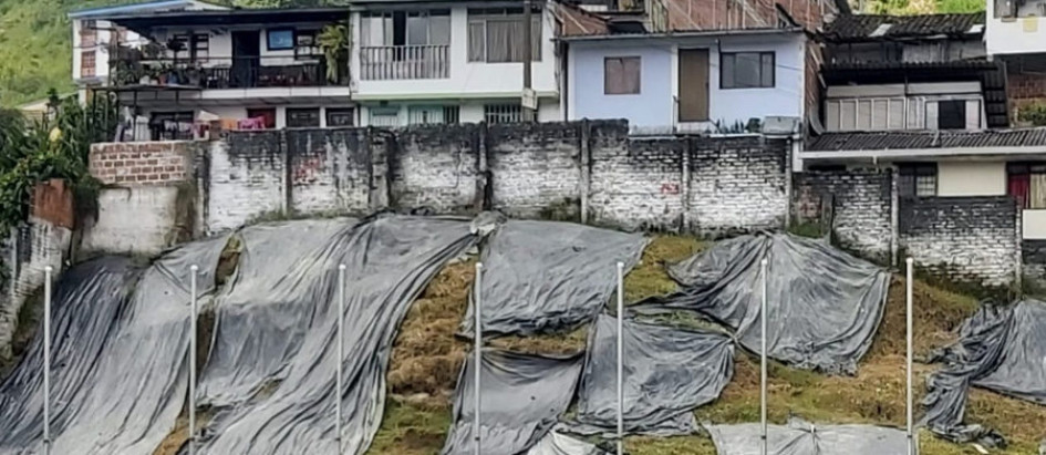 Los afectados residen en la parte alta del escenario deportivo. Según la Alcaldía, el avance de ejecución de las obras es del 70%.