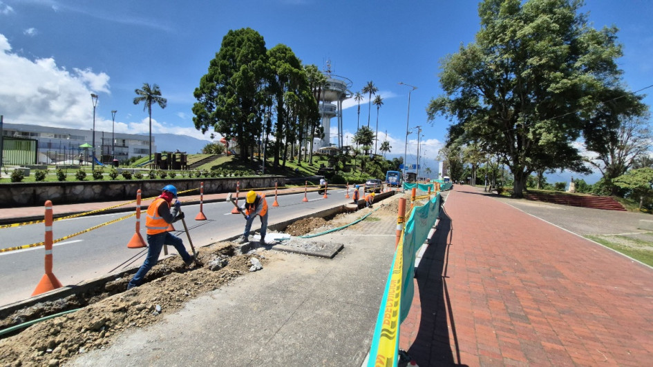 Tres comerciantes informales plantean sus inquietudes frente al inicio de obras en el bulevar de Chipre. Piden claridades sobre los cambios a sus módulos y los permisos para vender en el espacio remodelado. La Alcaldía de Manizales responde.