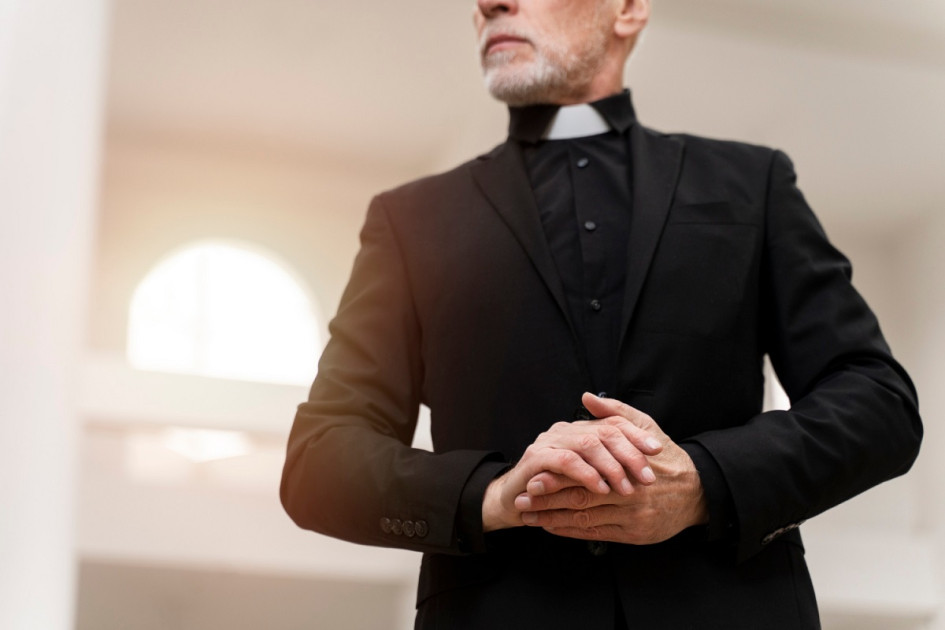 El sacerdote manizaleño asegura que el dinero que perdió es fruto de su trabajo, incluso desde antes de pertenecer a la curia.