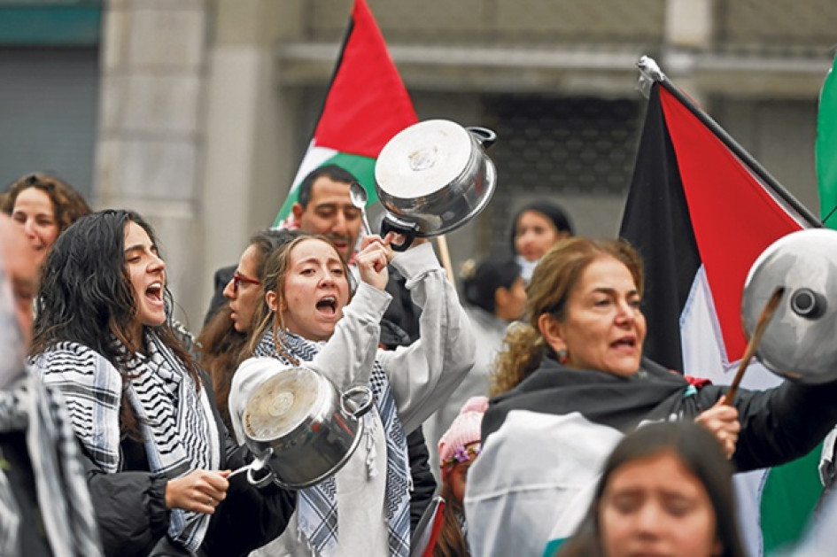 Algunos de los marchantes durante la manifestación en apoyo a Palestina.