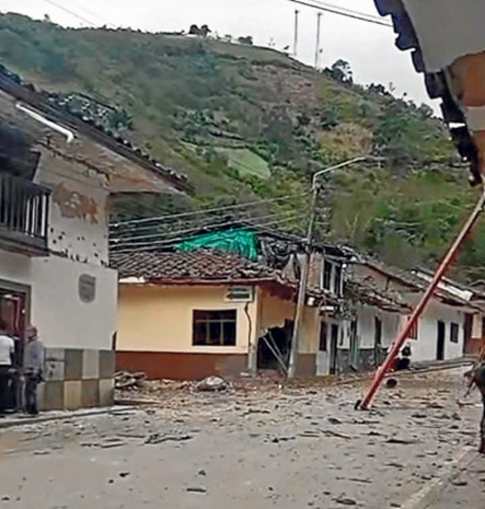 Foto | Tomada de la Cuneta de X de Fabrit Cruz | LA PATRIA Así quedó la entidad luego del ataque.