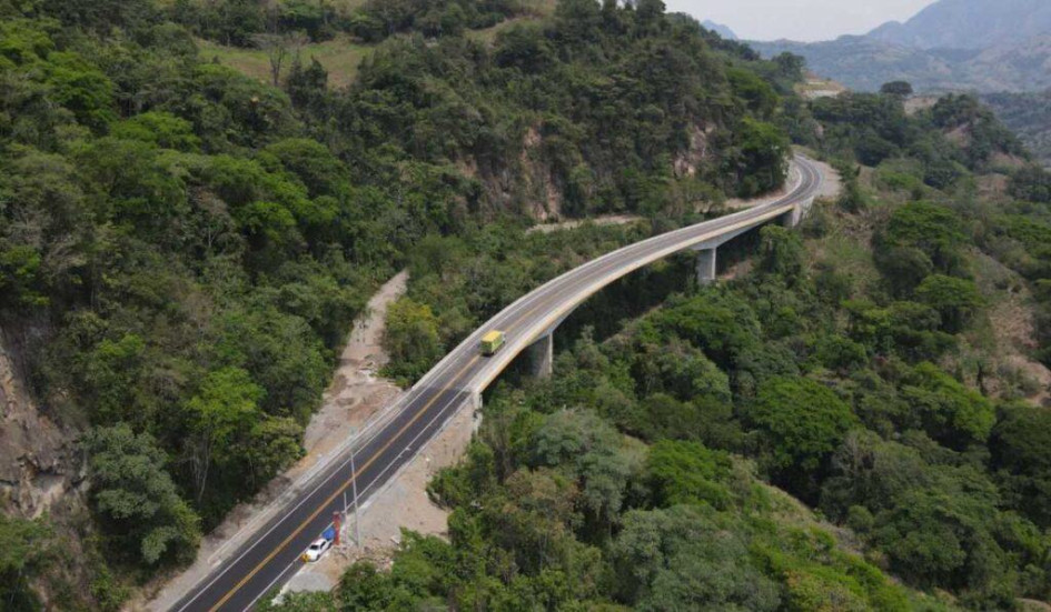 Los trabajos de mantenimiento en los puentes A y B de Valparaíso buscan garantizar la seguridad y durabilidad del corredor vial Manizales-Medellín.