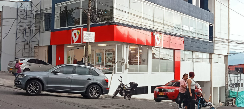 Tiendas y supermercados