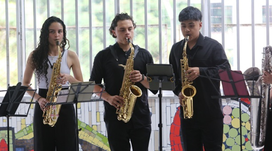 Estudiantes de licenciatura en música hicieron sonar el saxofón