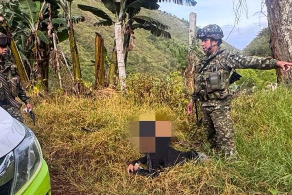 La víctima alcanzó a lanzarse de la camioneta.