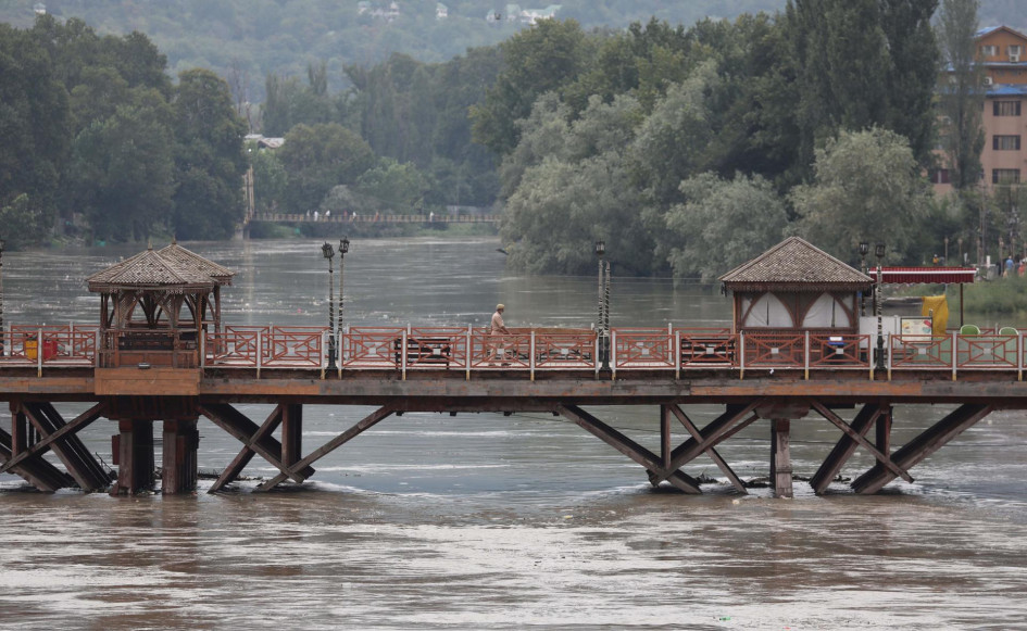 Río Jhelum a medida que sube el nivel del agua en Srinagar, India, este miércoles 27 de agosto del 2025.
