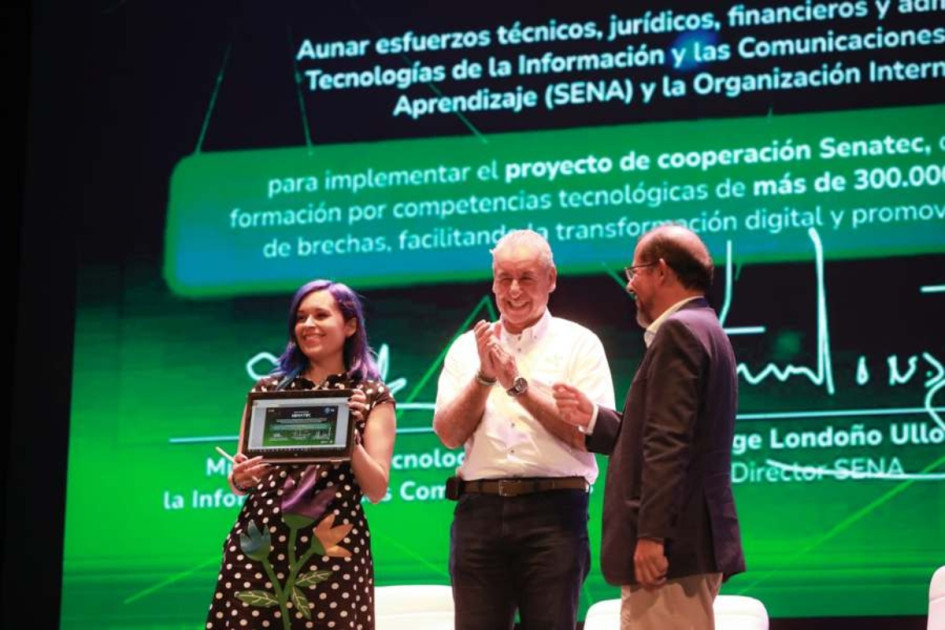 Colombia lanza programa de capacitación en IA y tecnología para mayores de 14 años