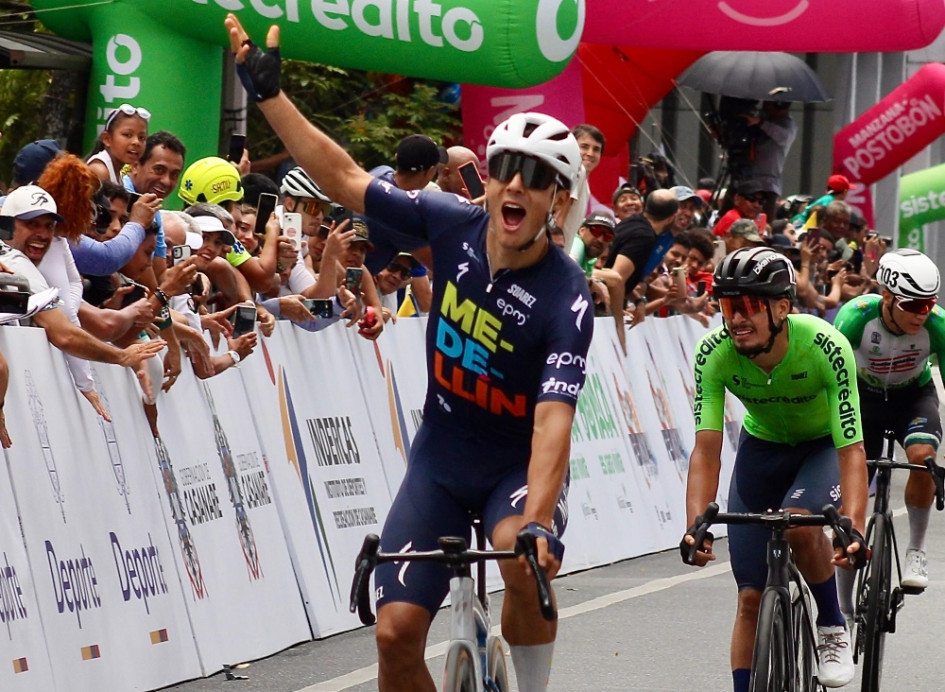 Wilmar Paredes, del Team Medellín EPM, ganó la etapa 7 de la Vuelta a Colombia que llegó a Cali.