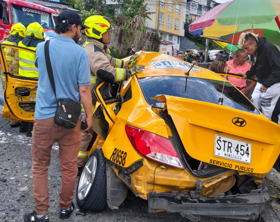 El choque ocurrió en el barrio Cervantes, en el que estuvieron involucrados dos carros.