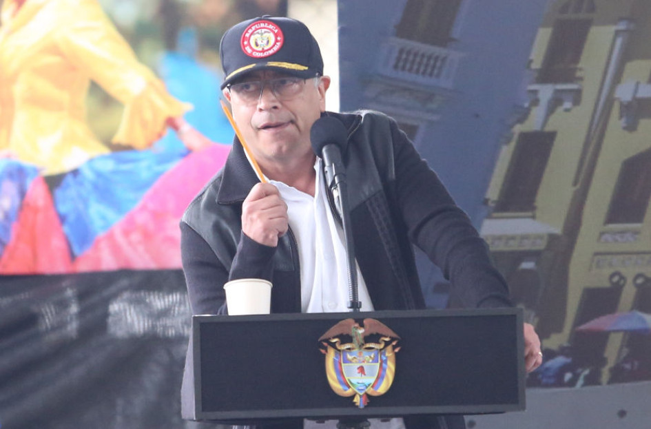 Gustavo Petro durante una de sus visitas a la capital de Caldas, específicamente a la Comuna Ciudadela del Norte.