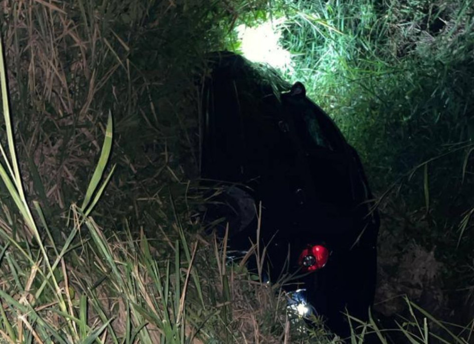 Cerca al Coliseo CIC de La Virginia encontraron el cuerpo de un hombre baleado dentro de un automóvil.